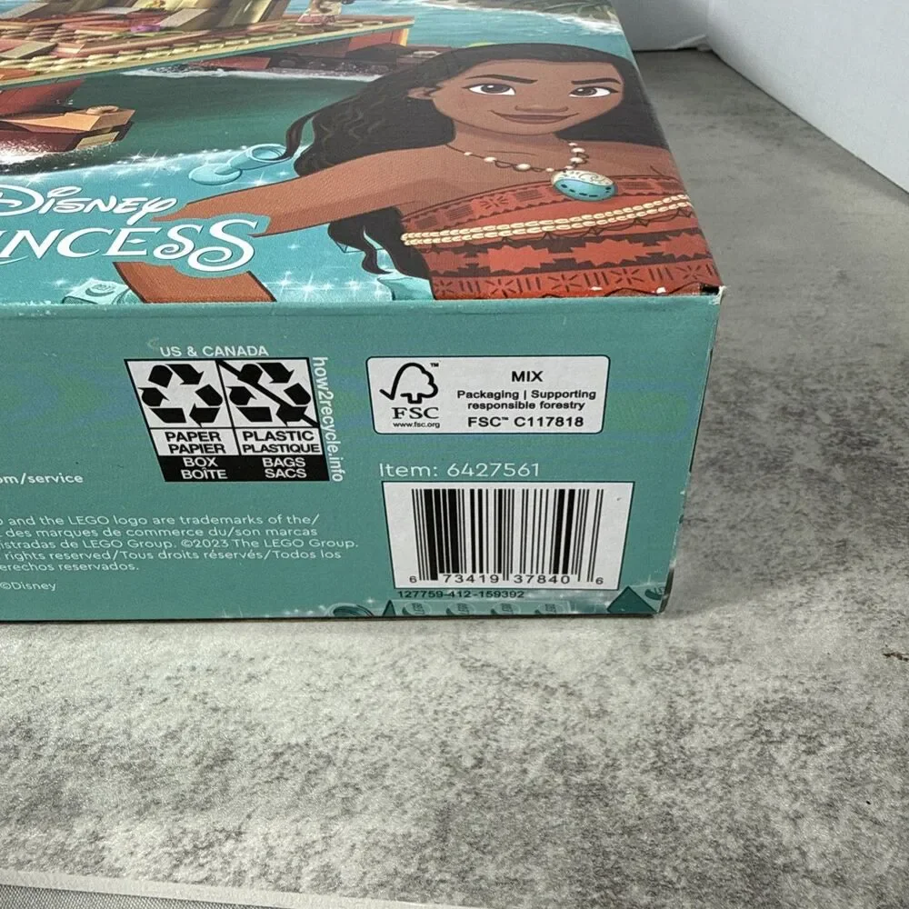 LEGO Disney Princess Moana's Wayfinding Boat Building Toy 43210 NEW SEALED